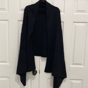 Lululemon live freely wrap one size with pockets